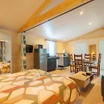Au Calme Holiday home La-Gripperie-Saint-Symphorien