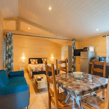 Vakantiehuis Au Calme La-Gripperie-Saint-Symphorien