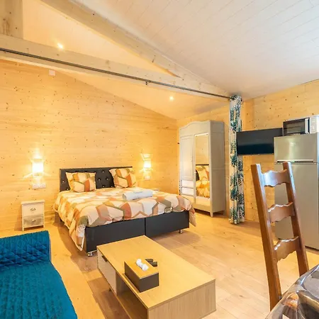 Au Calme La-Gripperie-Saint-Symphorien