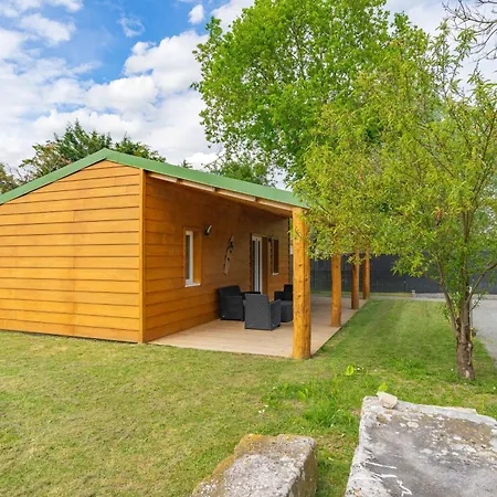 Holiday home Au Calme La-Gripperie-Saint-Symphorien