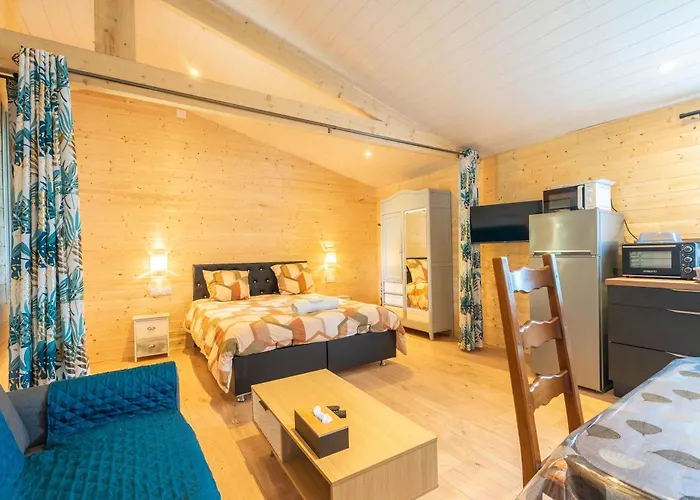 Au Calme La-Gripperie-Saint-Symphorien